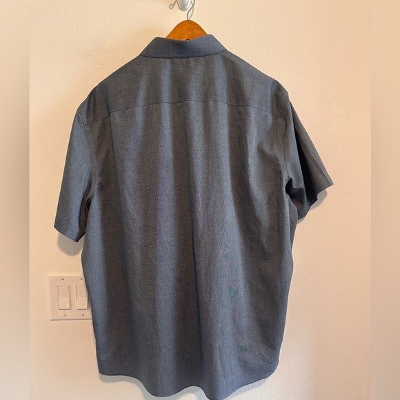 Untuckit Petrus Wrinkle Free Button Down Short Sleeve in Blue Sz 2XL - Picture 3 of 7